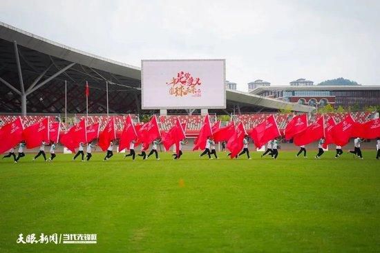 西北某地，没赶上场次的张九声悄悄从农场溜出，就是为了看一场电影